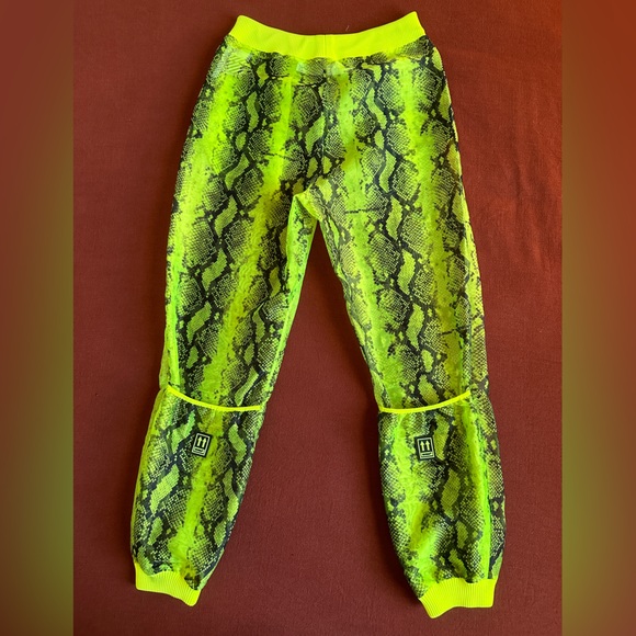 Off-White c/o Virgil Abloh Runway Ready to wear Neon Snakeprint Mesh Joggers - Picture 11 of 16